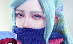 コスプレイヤーとや『ポケモンSV』ペパーのウィッグは濃い色の毛束を