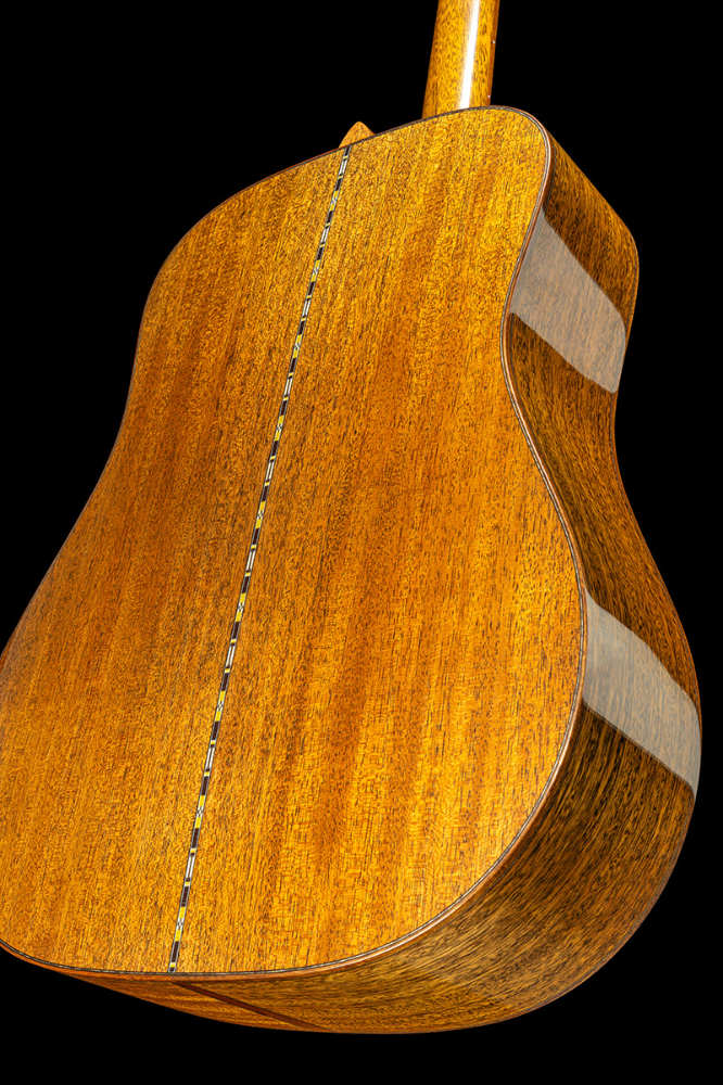 Morrisから宮崎県産の地杉を採用したアコースティックギター発売!