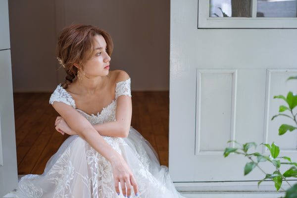 オフショルダー フラワーレースドレス（W231）