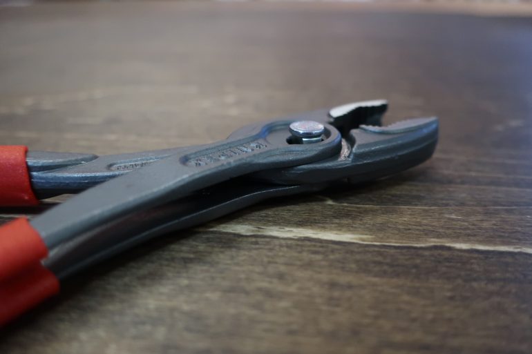 クニペックス スリップジョイントプライヤー ツイングリップ 8202