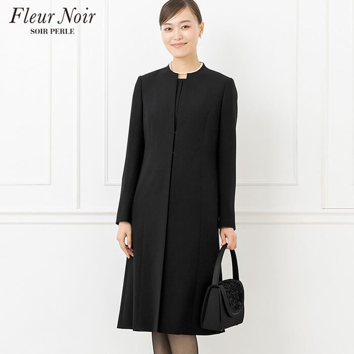 サテン切替のアンサンブル 9号・ブラック｜東京ソワールオンラインストア