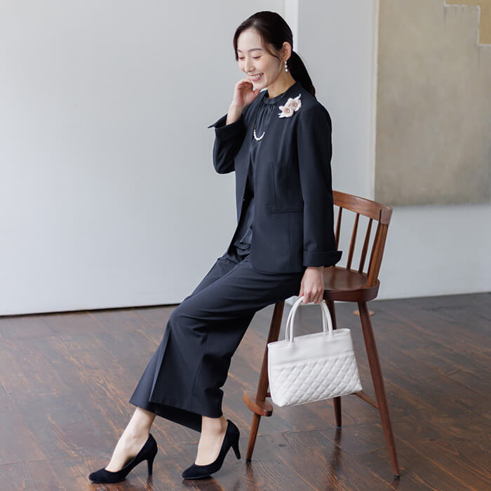 洗える｜大人の頼れるパンツスーツ 15号・ネイビー｜東京ソワール