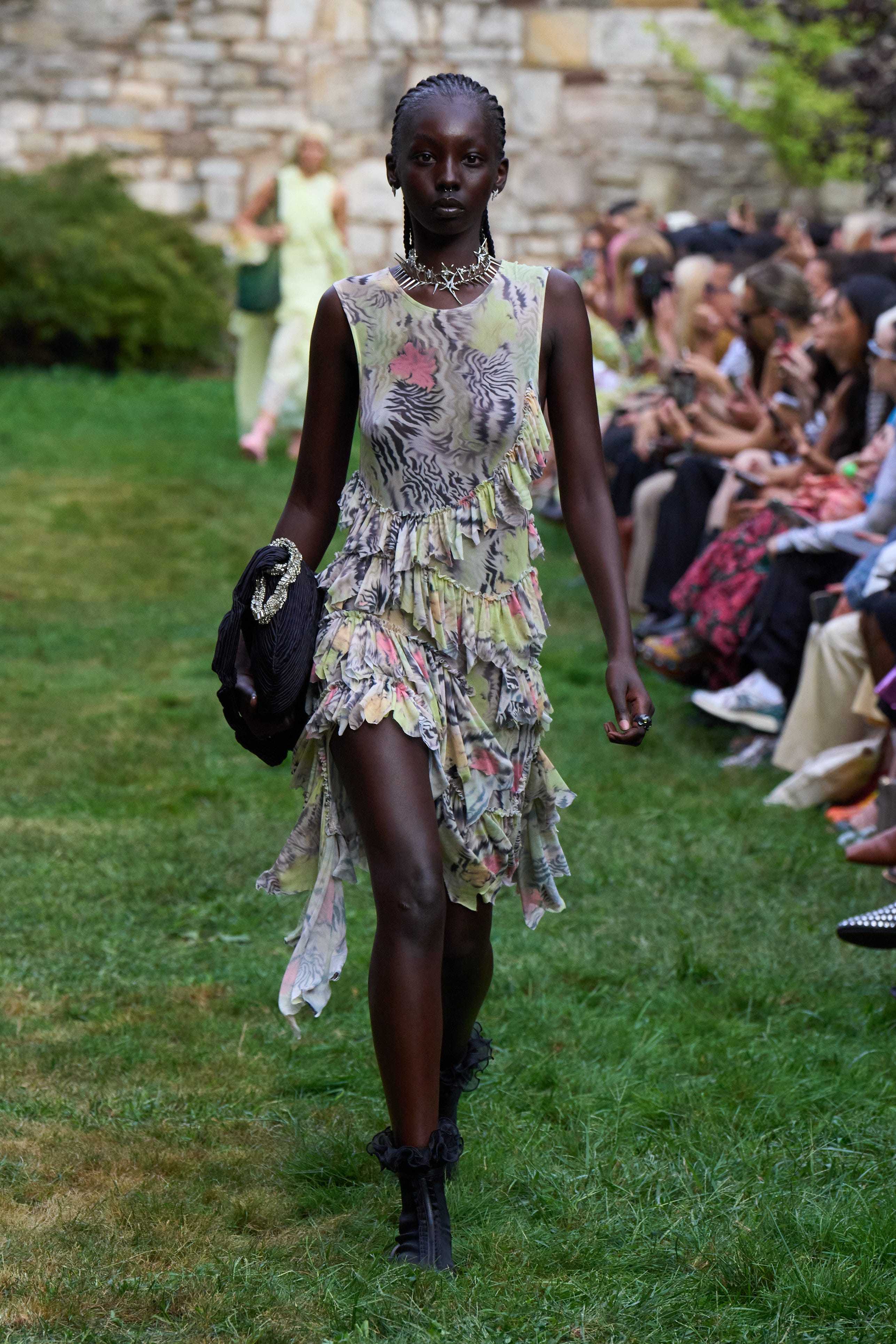 コリーナ ストラダ（COLLINA STRADA）」2025春夏コレクション