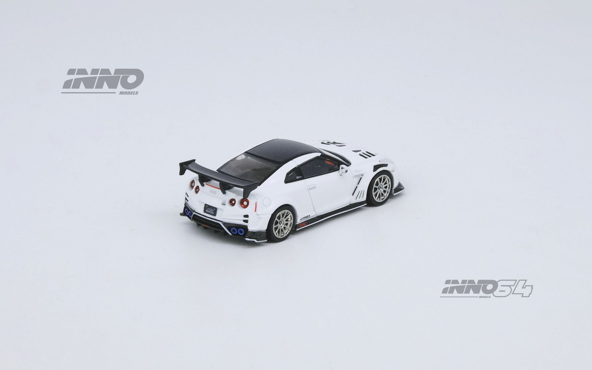 Inno64 1:64 NISSAN GT-R (R35) 