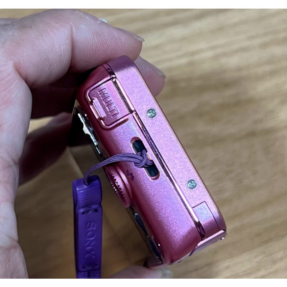 Sony Cyber Shot DSC-WX60 Digital Camera 16.2 Megapixel 8x Compact