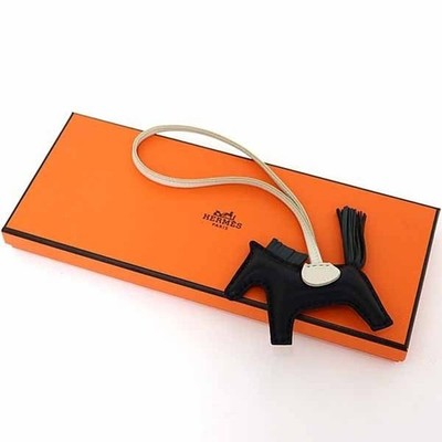 HERMES Rodeo PM Noir (Black) / Vert Mangrove / Craie Agneau Milo