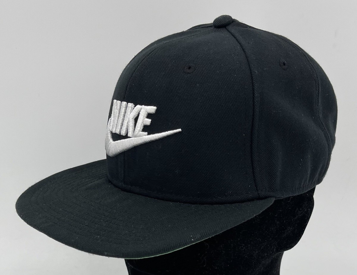Nike PRO DRI-FIT Black/White Adjustable Classic Snapback Hat