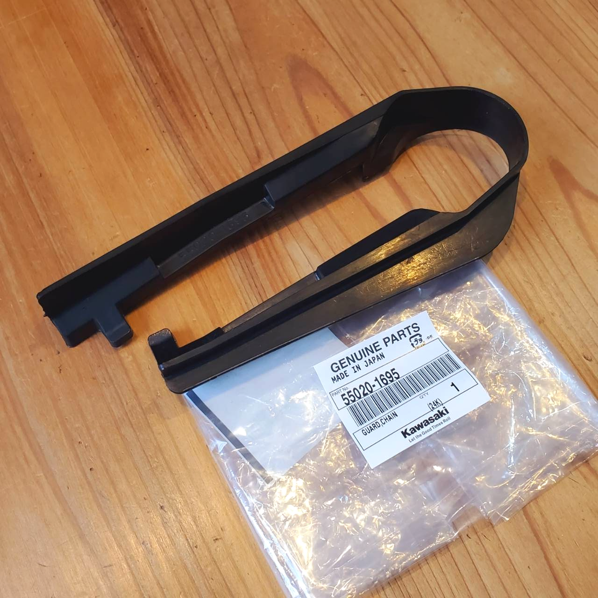 KAWASAKI Genuine 2000-2005 Ninja ZX-12R CHAIN GUARD 55020-1695 NEW