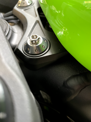 Kawasaki ZX7R Ninja 1996-2003 FUEL TANK RETAINER BOLTS KIT