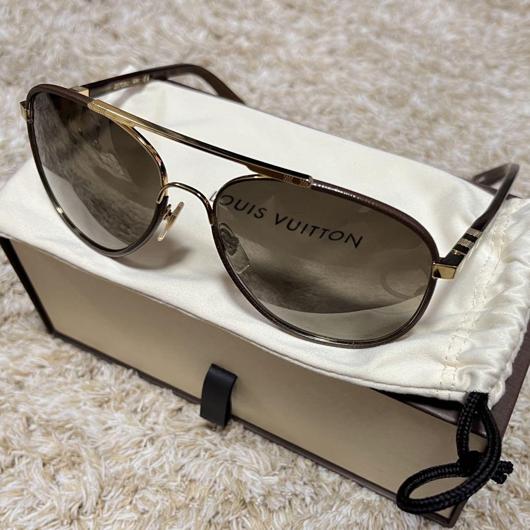 Louis Vuitton Pilot Sunglasses Z0706U | eBay