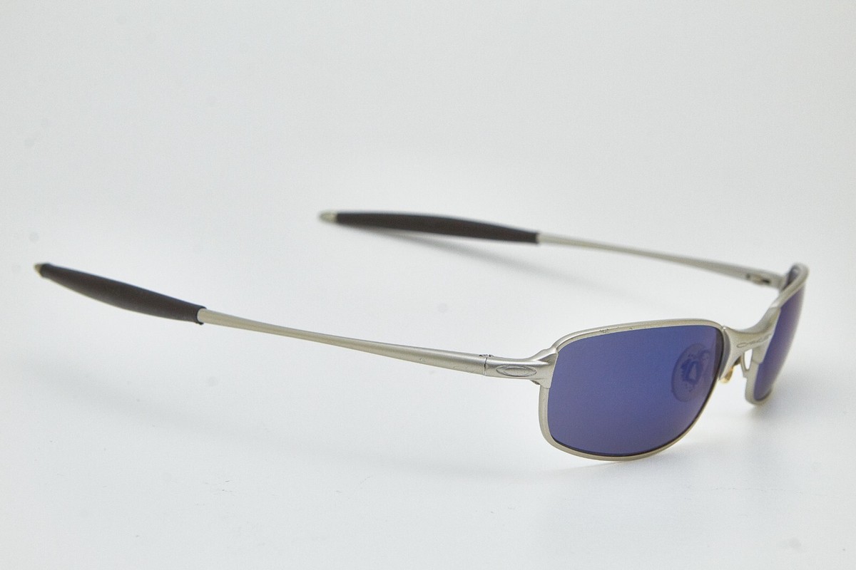 sport sunglasses OAKLEY SQUARE WIRE 2.0 silver Frame blue lenses