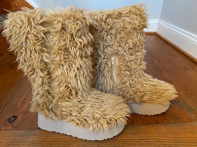 NEW UGG FLUFF MOMMA SUGAR OAT FAUX FUR PLATFORM BOOTS SIZE US 7