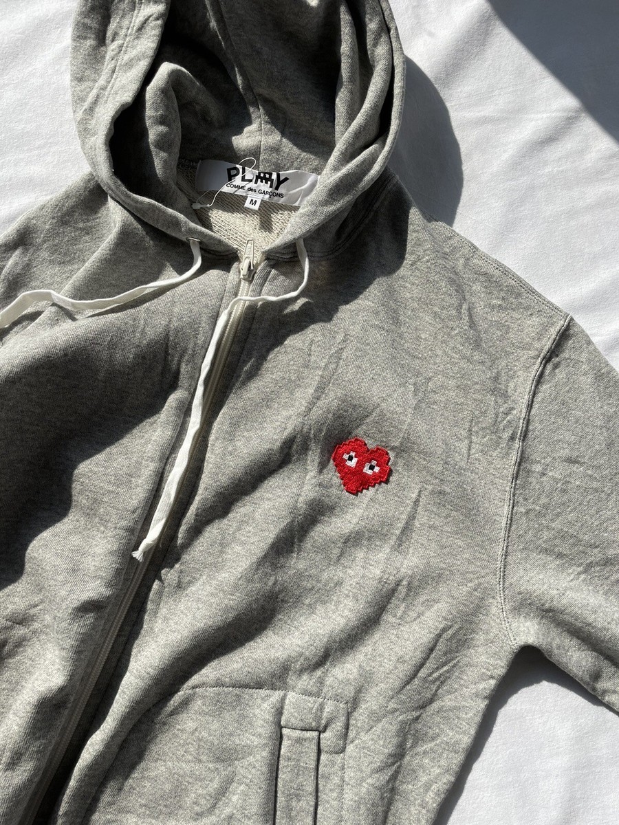 COMME DES GARCONS PLAY x Invader Pixel Heart Embroidered Gray Full