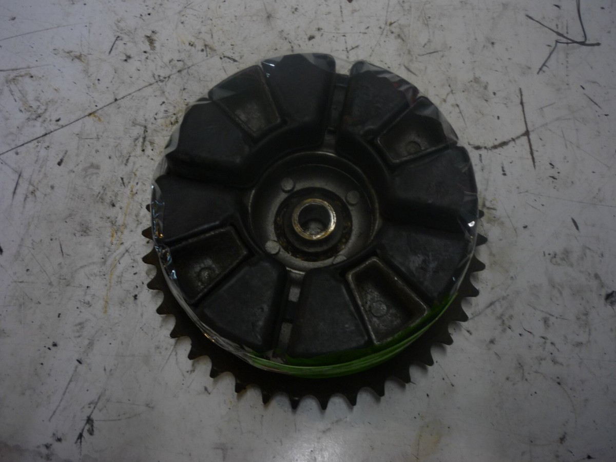 KAWASAKI 1985 85 ZX600 ZX 600 SPROCKET CARRIER REAR WHEEL HUB OEM