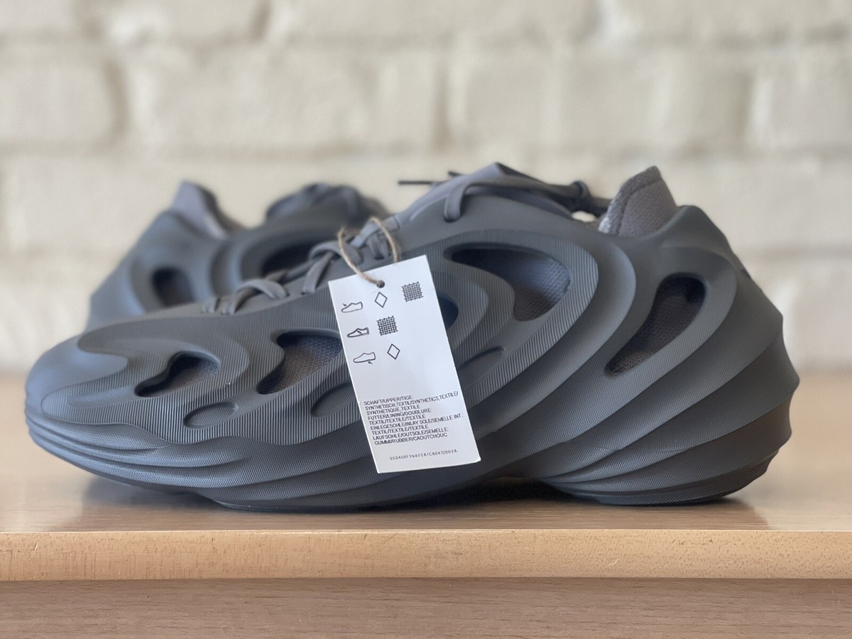 adidas adiFOM Q Yeezy Foam Runner Carbon Gray Men Sz 8.5 / Women