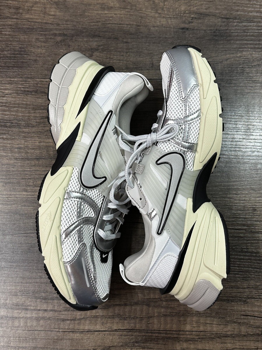 Nike V2K Run 'Summit White Metallic Silver' (FD0736-100) Women's