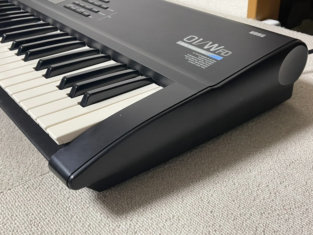 KORG 01/W FD Music Workstation 61 Key Synthesizer with Power Cable