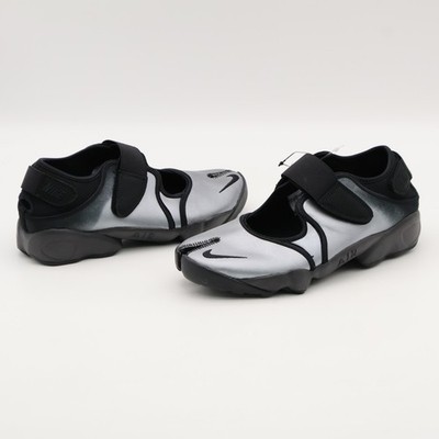 IH3656-095 Nike Women's Air Rift Metallic Silver Black (Women's
