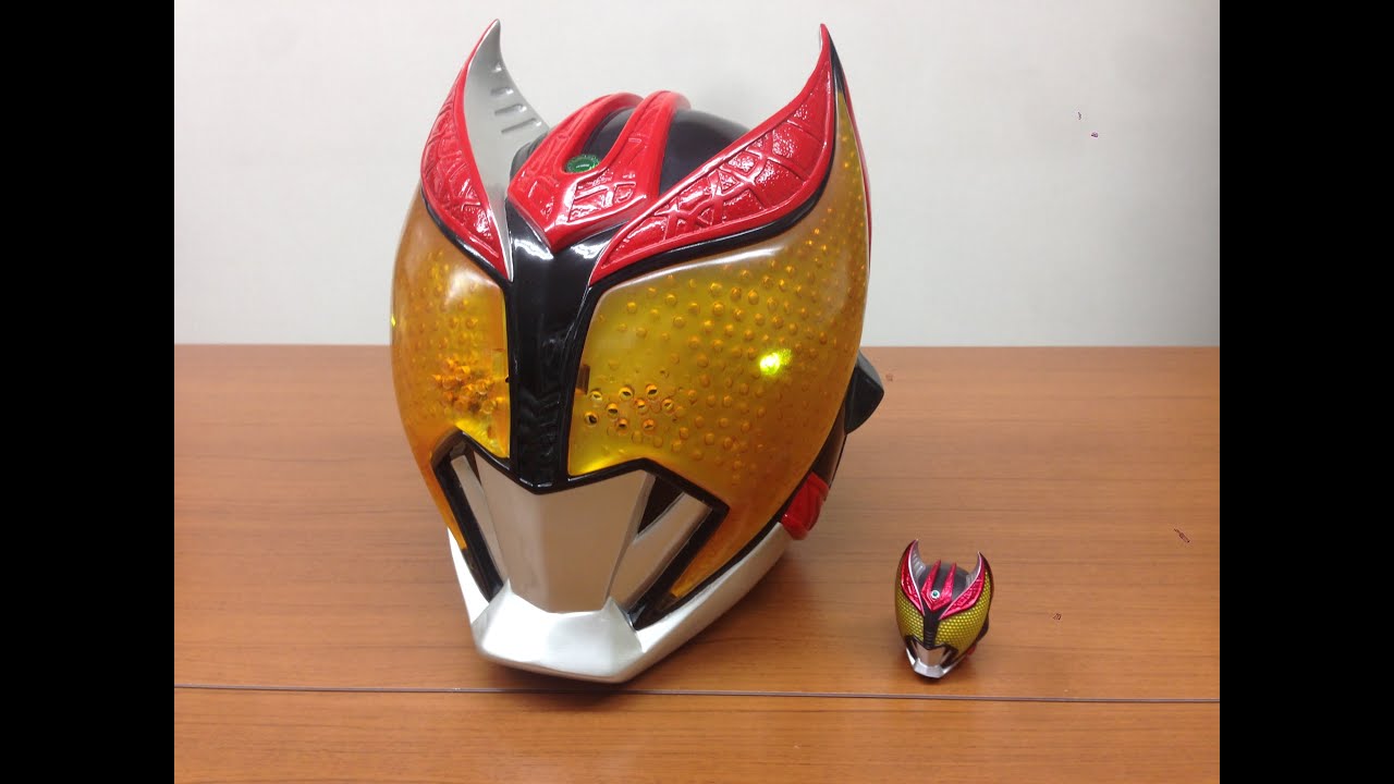 仮面ライダーキバっぽいレプリカマスク 1/1 被れる 光る なりきり