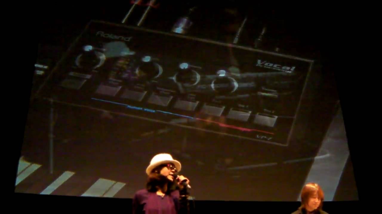 2010-02 ローランド新製品発表会 VP-7 - YouTube