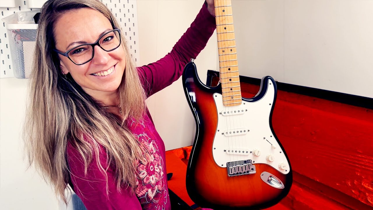 LONG REVIEW: 1998 Fender American Standard Stratocaster - YouTube