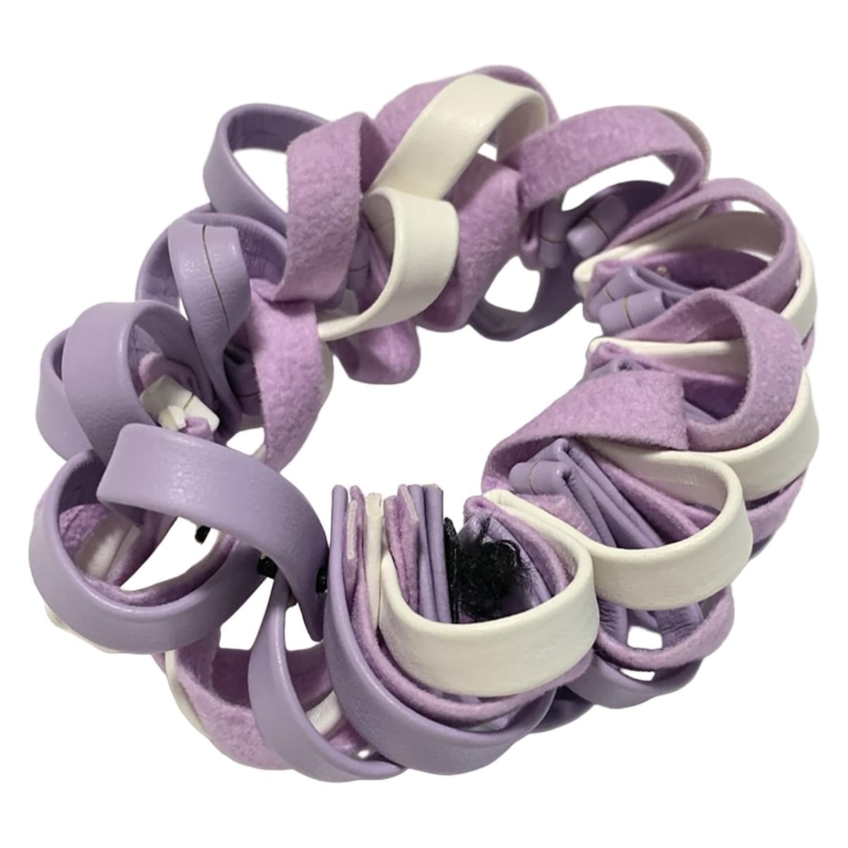 acca(アッカ) アクセサリー - レザー ライトパープル×白 ヘアゴム
