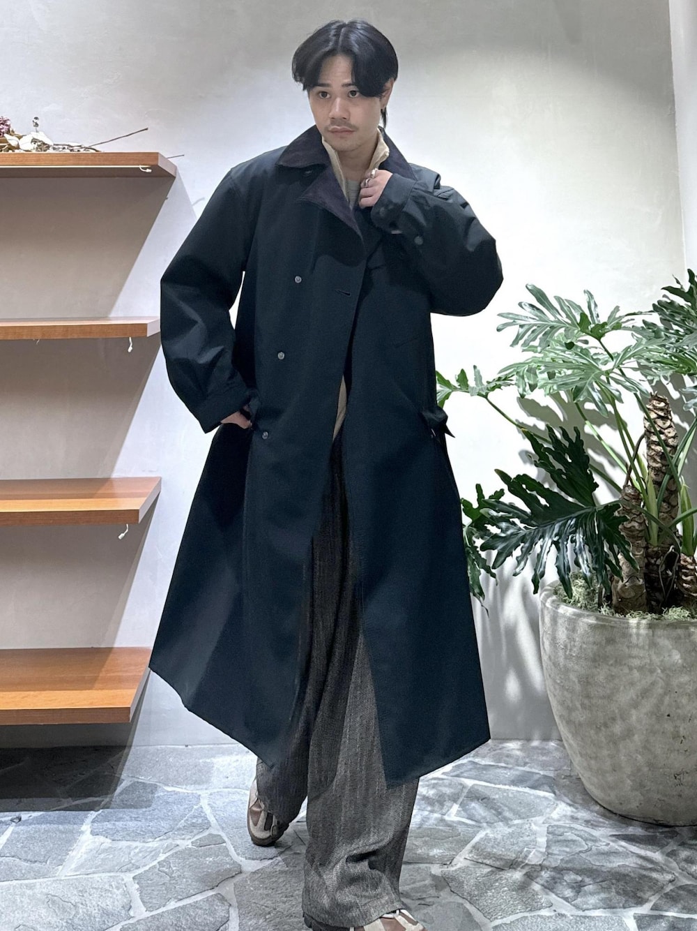 Ryu Miyazaki(ADAM ET ROPE' なんばCITY)｜Barbourのトレンチコートを