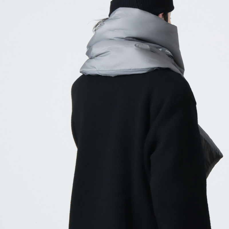 and wander (アンドワンダー) PRIMALOFT rip muffler / プリマロフト