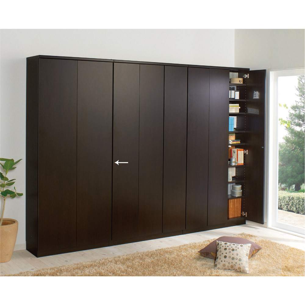 効率収納できる段違い棚シェルフ ［本体 板扉タイプ 開き戸 幅75.5cm