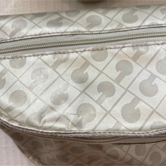 GHERARDINI - 美品 ゲラルディーニ ソフティ ボディバッグの通販 by