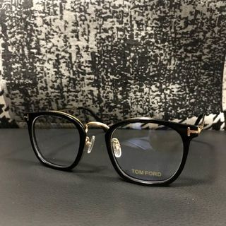 オンライン完売。木村拓哉 owndays サングラス クリアグレーフレームの