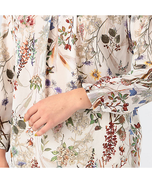 インクリーズフラワープリント ネックタックブラウス | maison