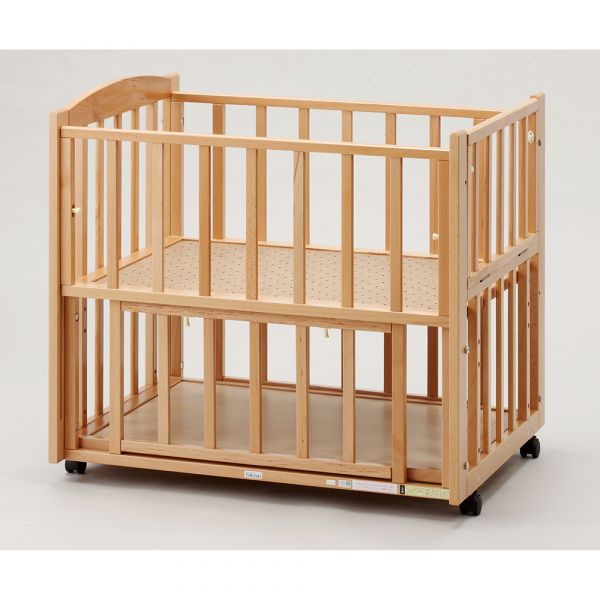 ハイポジションベビーベッド アーチ（ホワイト）」について｜カトージ