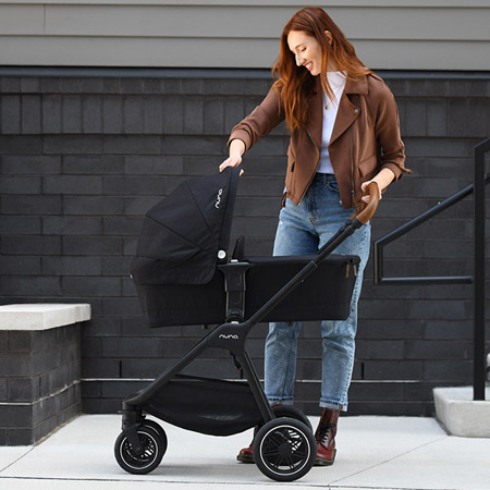 nuna ベビーカー TRIV next riveted(トリヴ ネクスト リベテッド) 光沢