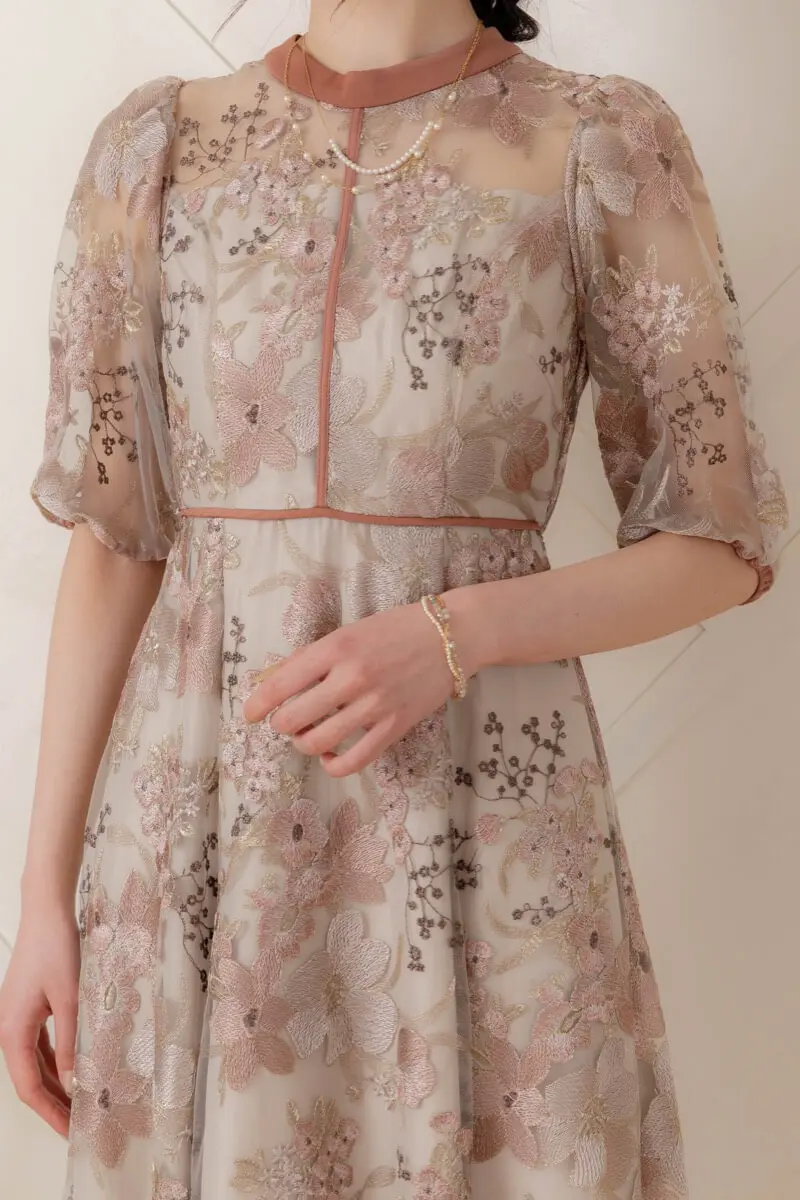 ピンクのフラワーエンブロイダリードレス | Dorry doll | M | 結婚式