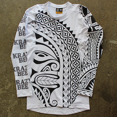 KRAZY BEE。 : 東京イサミ