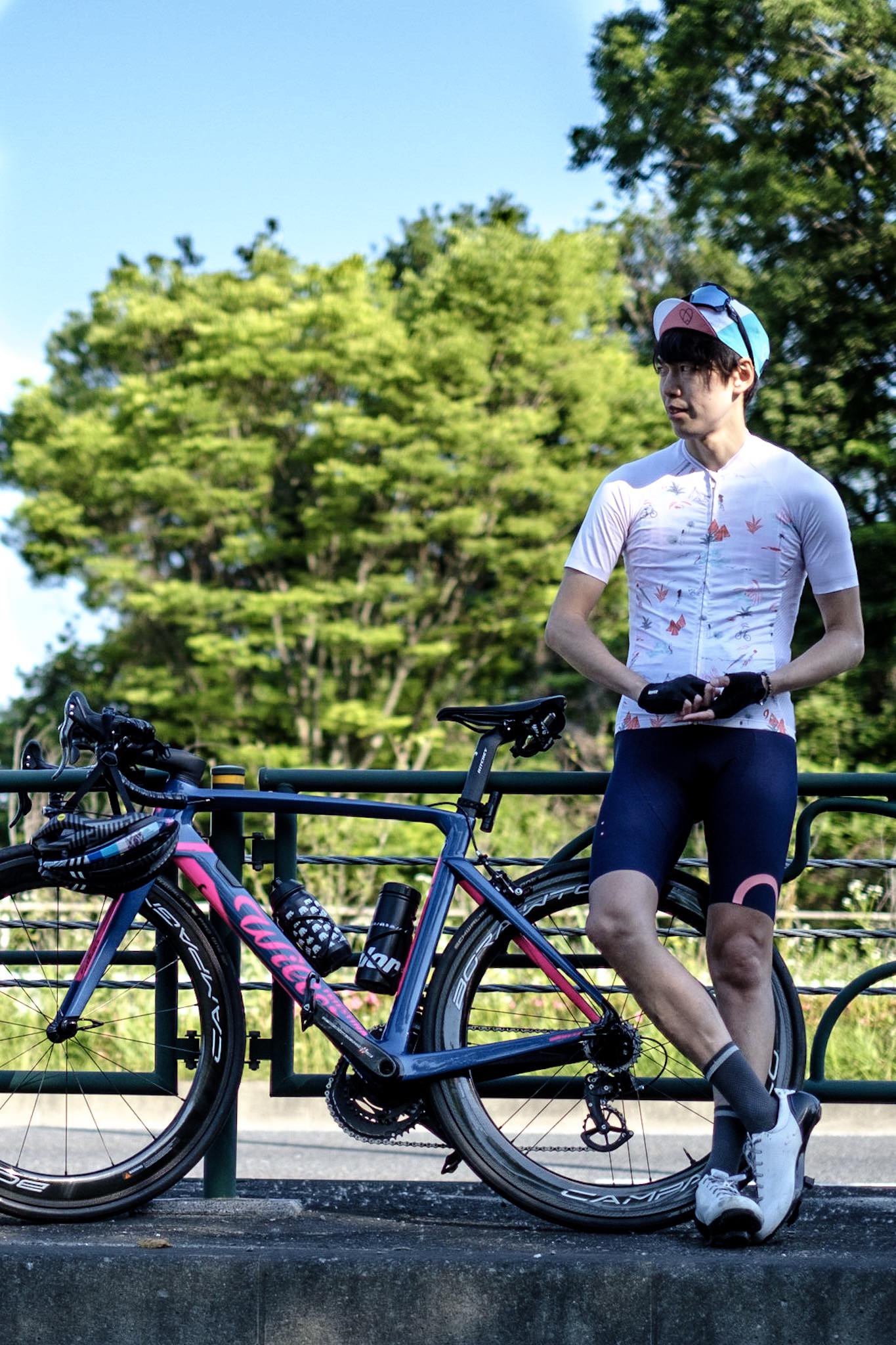 柔らかな色合いと着心地。「Isadore」のクライマーズジャージ&ビブで