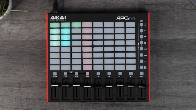 Akai Professional APC Mini MK2 - USB MIDI Pad Controller for Clip