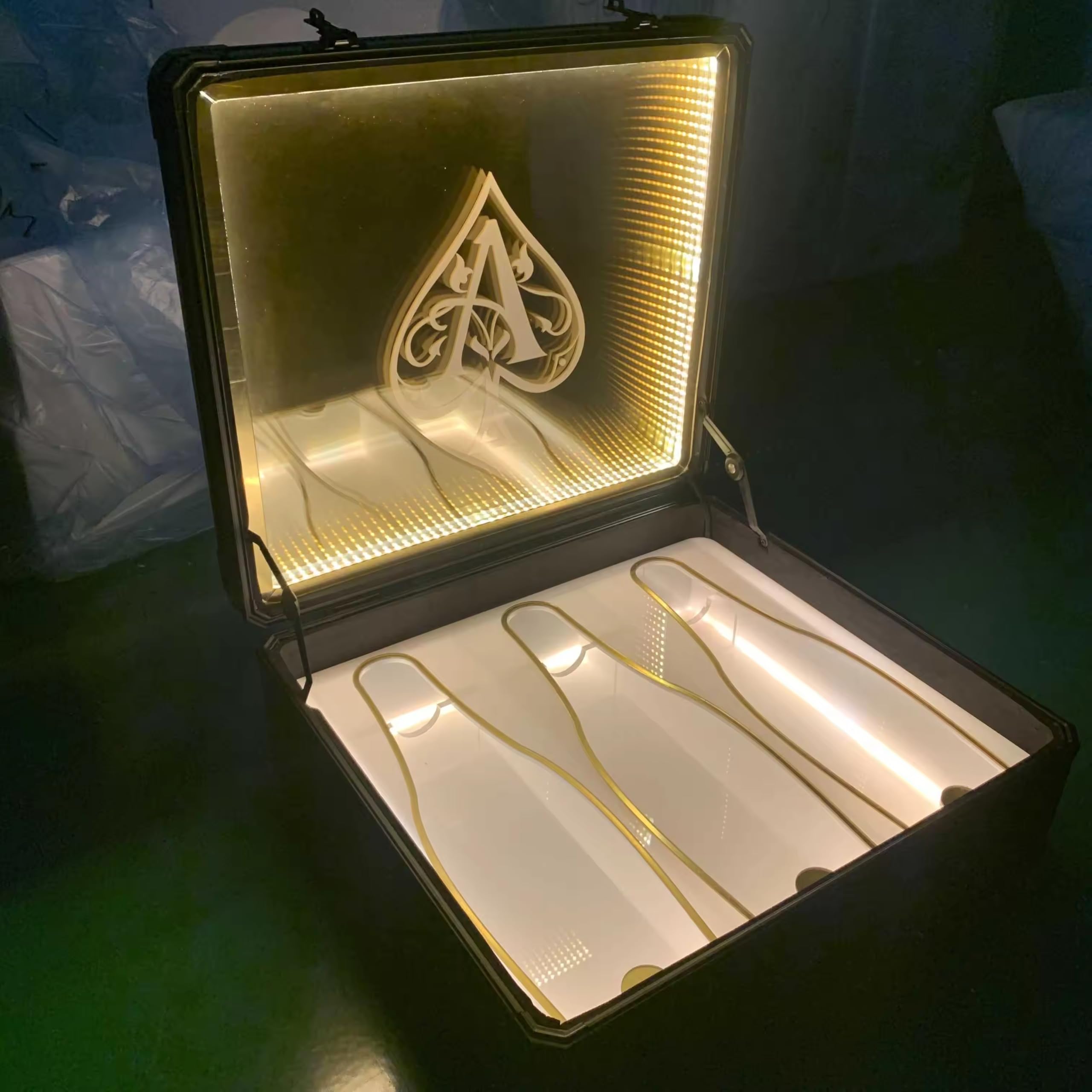 Amazon.co.jp: アルマンドアタッシュケース 3本収納可能 色変更可能