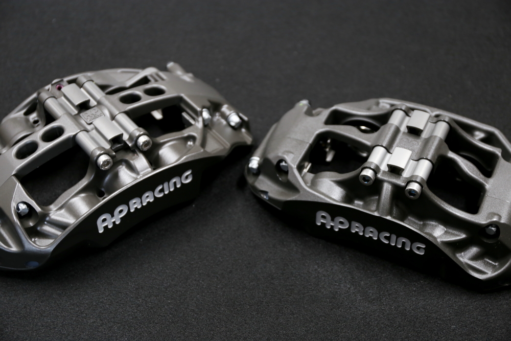 BMW F82/M4 GTS ＆ KW調整式アッパーマウント＋AP RACING