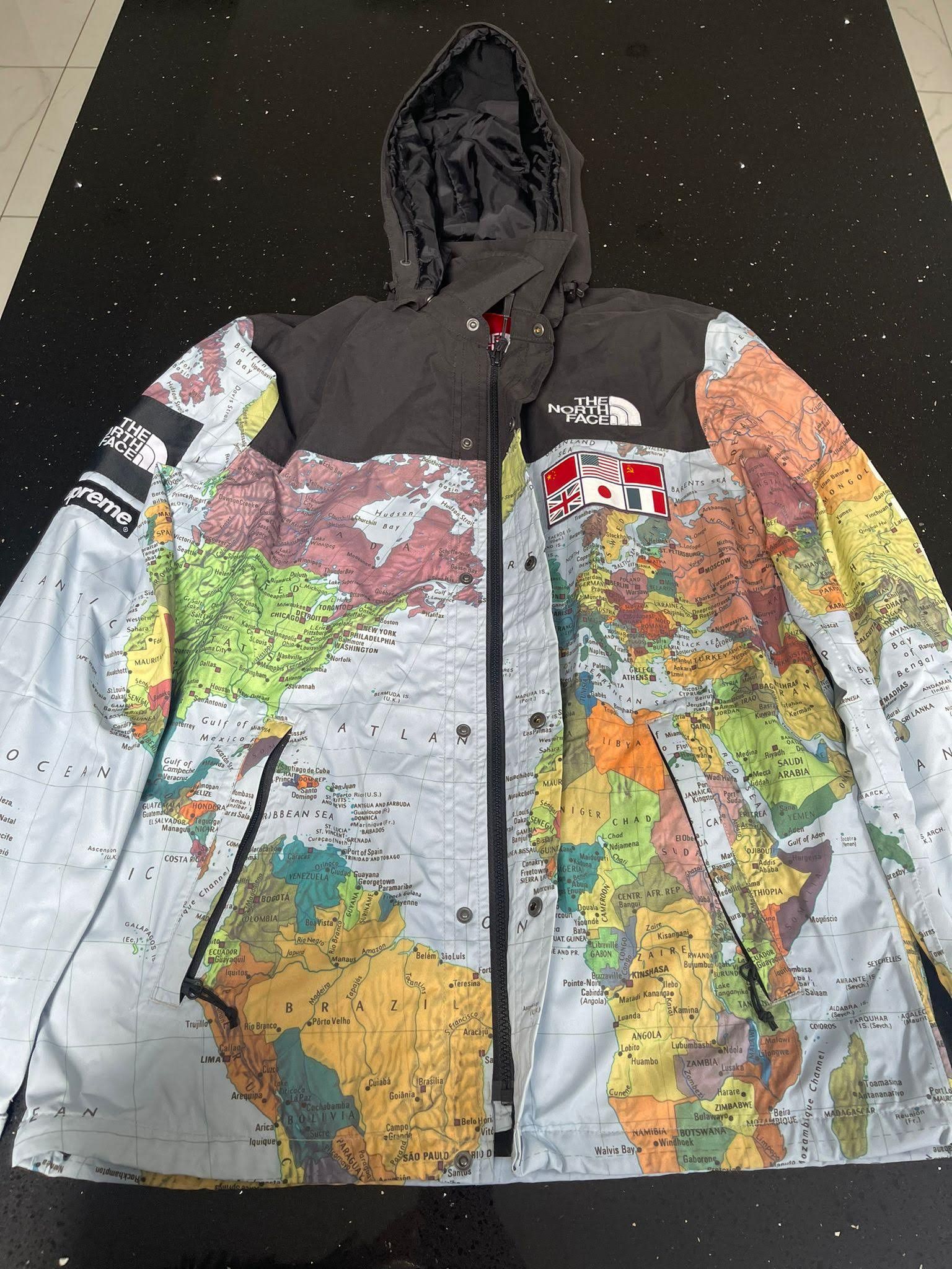 Supreme × The North Face Supreme The North Face Expedition Coaches