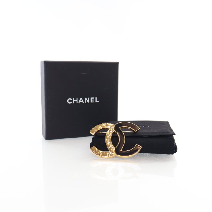 Chanel 2024 CC Logo Brooch - Luxe Du Jour