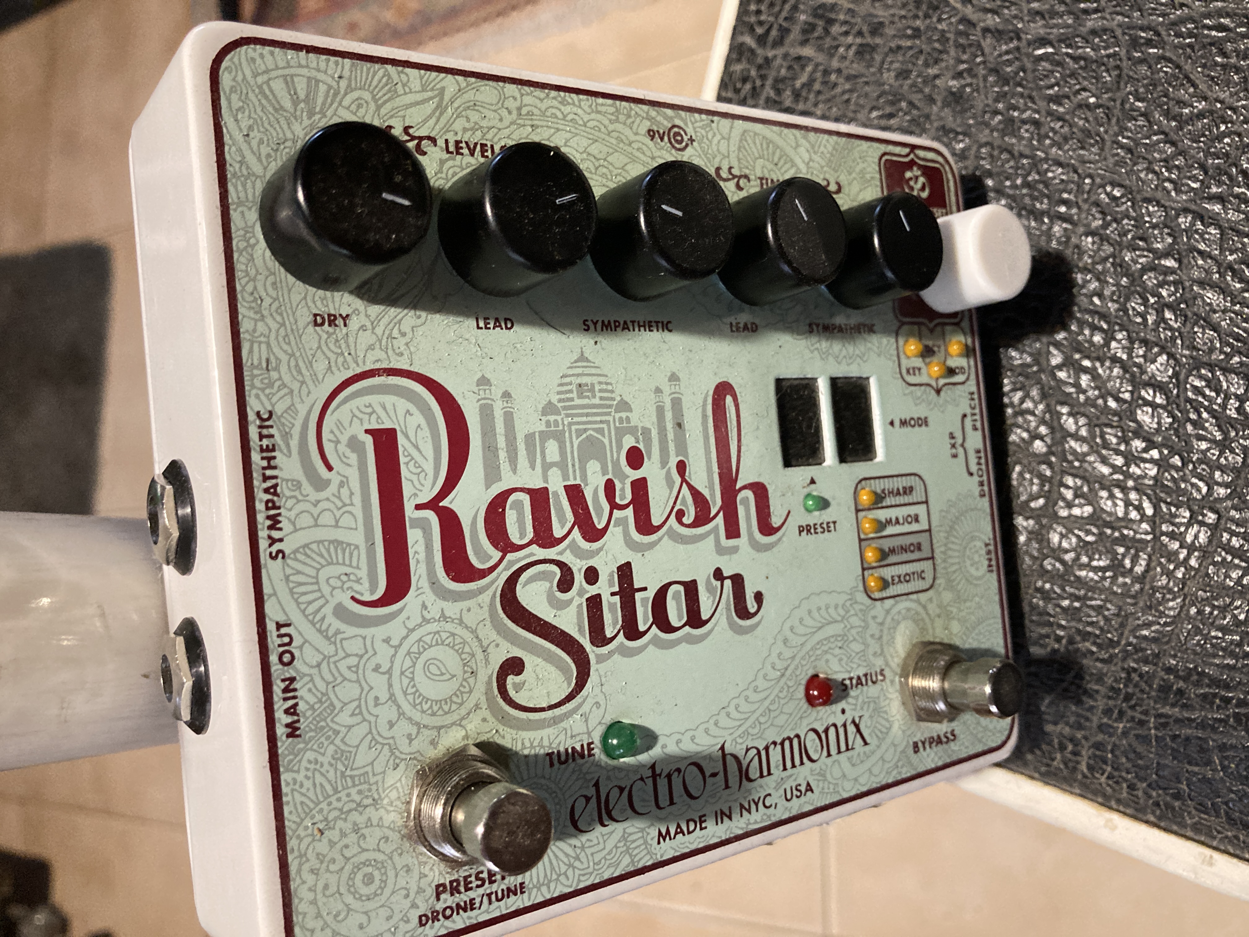 Ravish Sitar - Electro-Harmonix Ravish Sitar - Audiofanzine