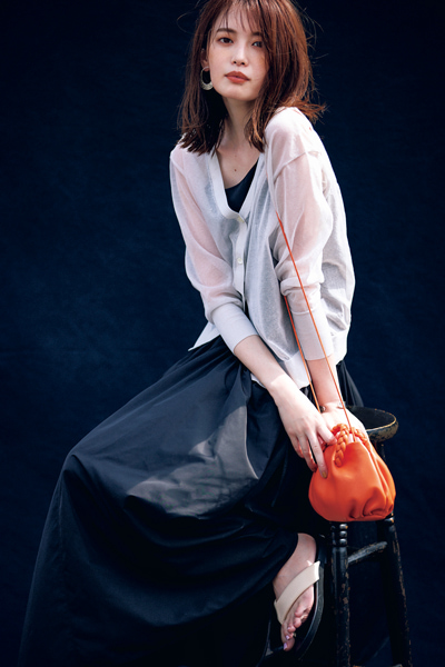 ワンピース×カーディガンの夏コーデ｜おしゃれに今っぽく合わせる