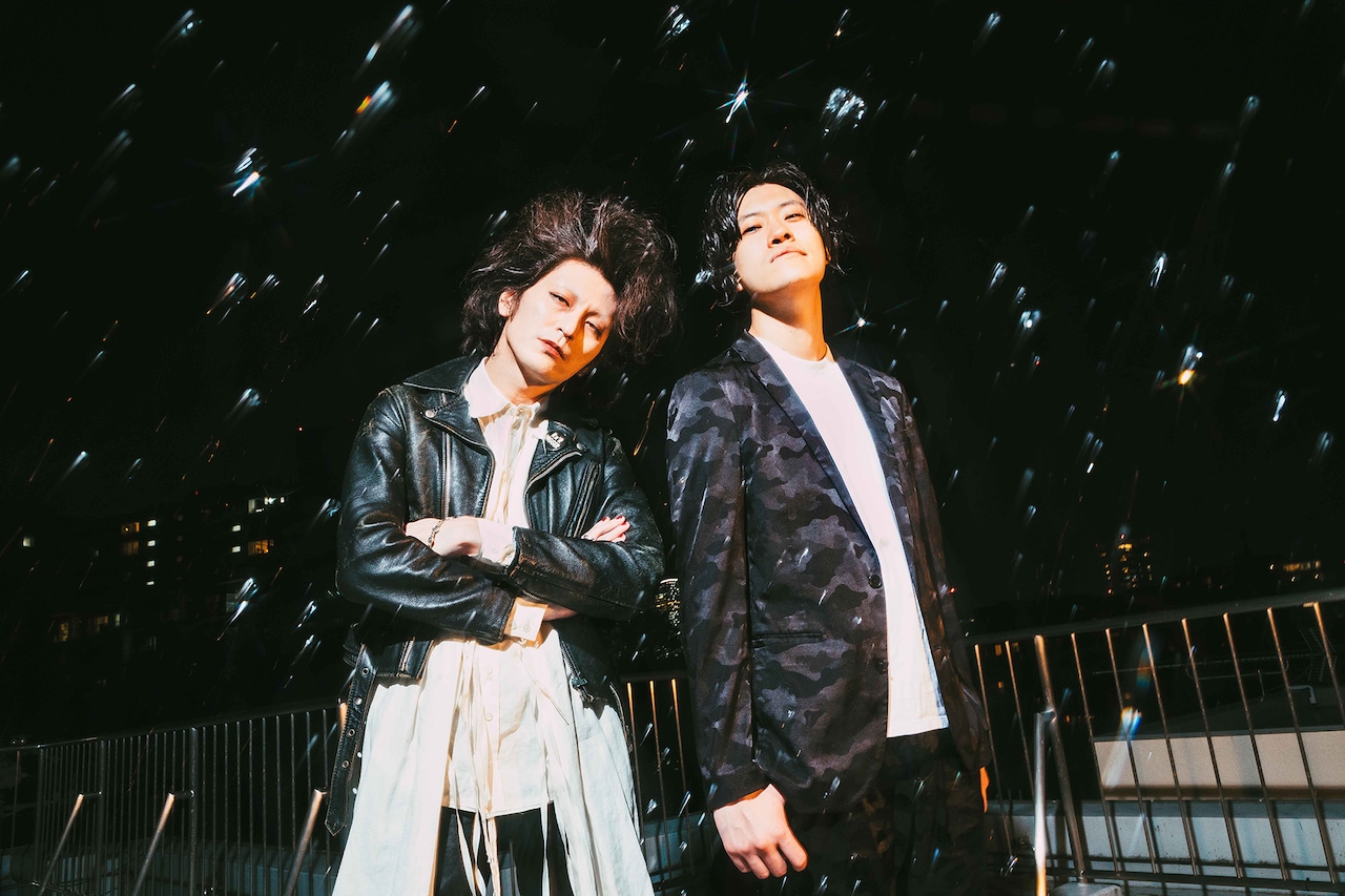 救うものでも、救われるものでもない？ 志磨遼平と粗品が考える“ロック