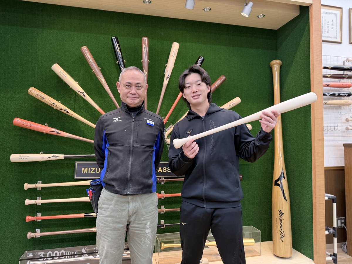 長岡秀樹選手(東京ヤクルトスワローズ)が ミズノ養老工場に来工