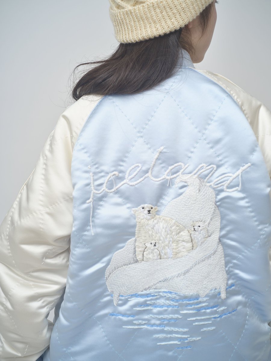 定番のしろくまのスカジャンに新たな展開が。氷山に見立てた、かき氷