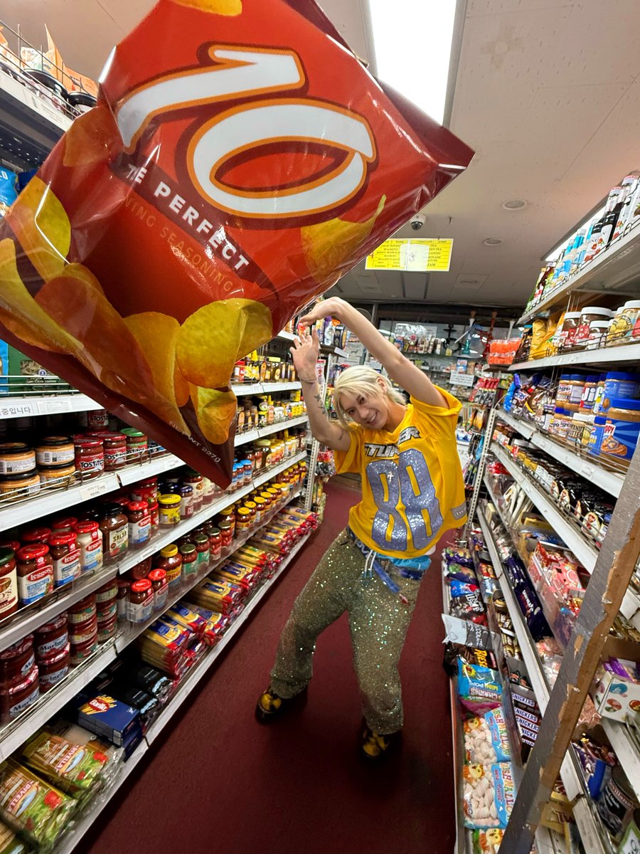 too heavy to carry #TEN #李永钦#텐#STUNNER #TEN_STUNNER #NCT #WayV