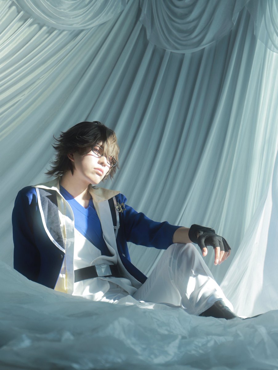 好き🤦‍♀️光も布も全部味方にしてて天才…このフェイスラインに住みたい🏠