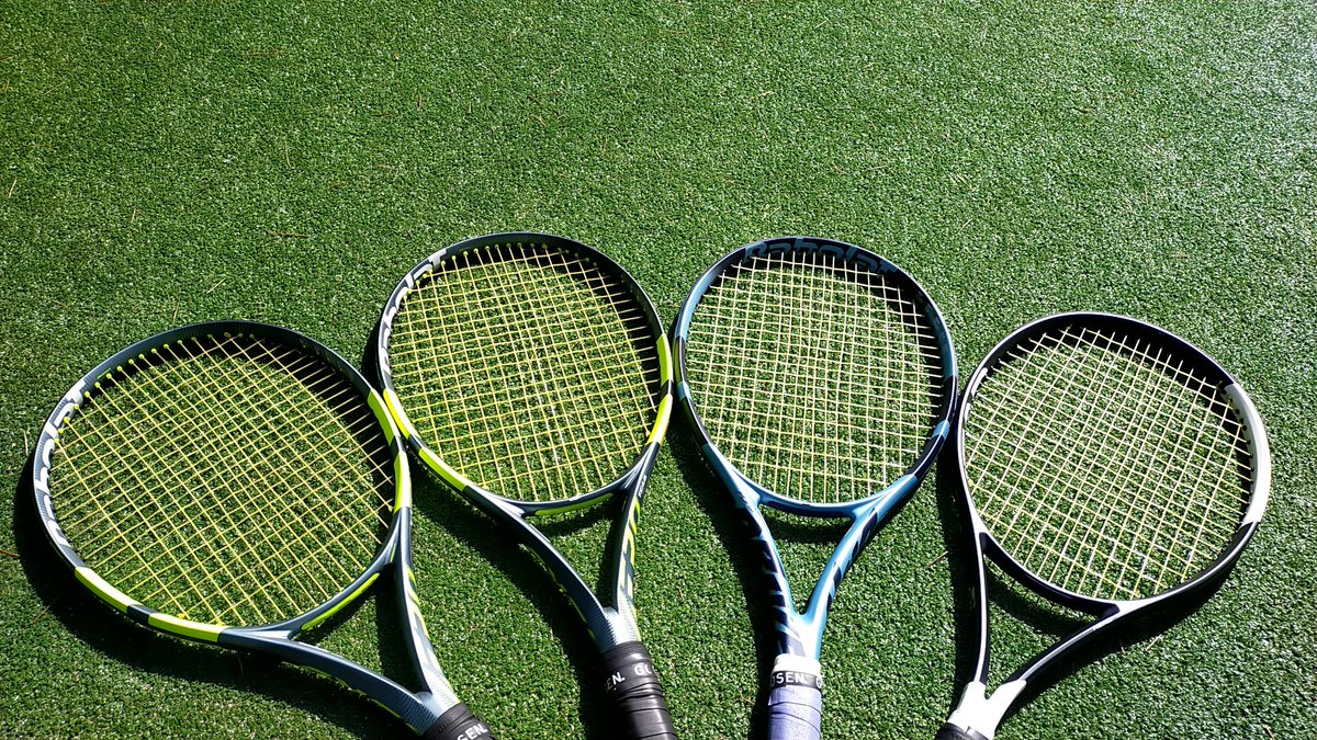 バボラ ピュアアエロ 100 2026は低軌道スピードスピンボールを弾き